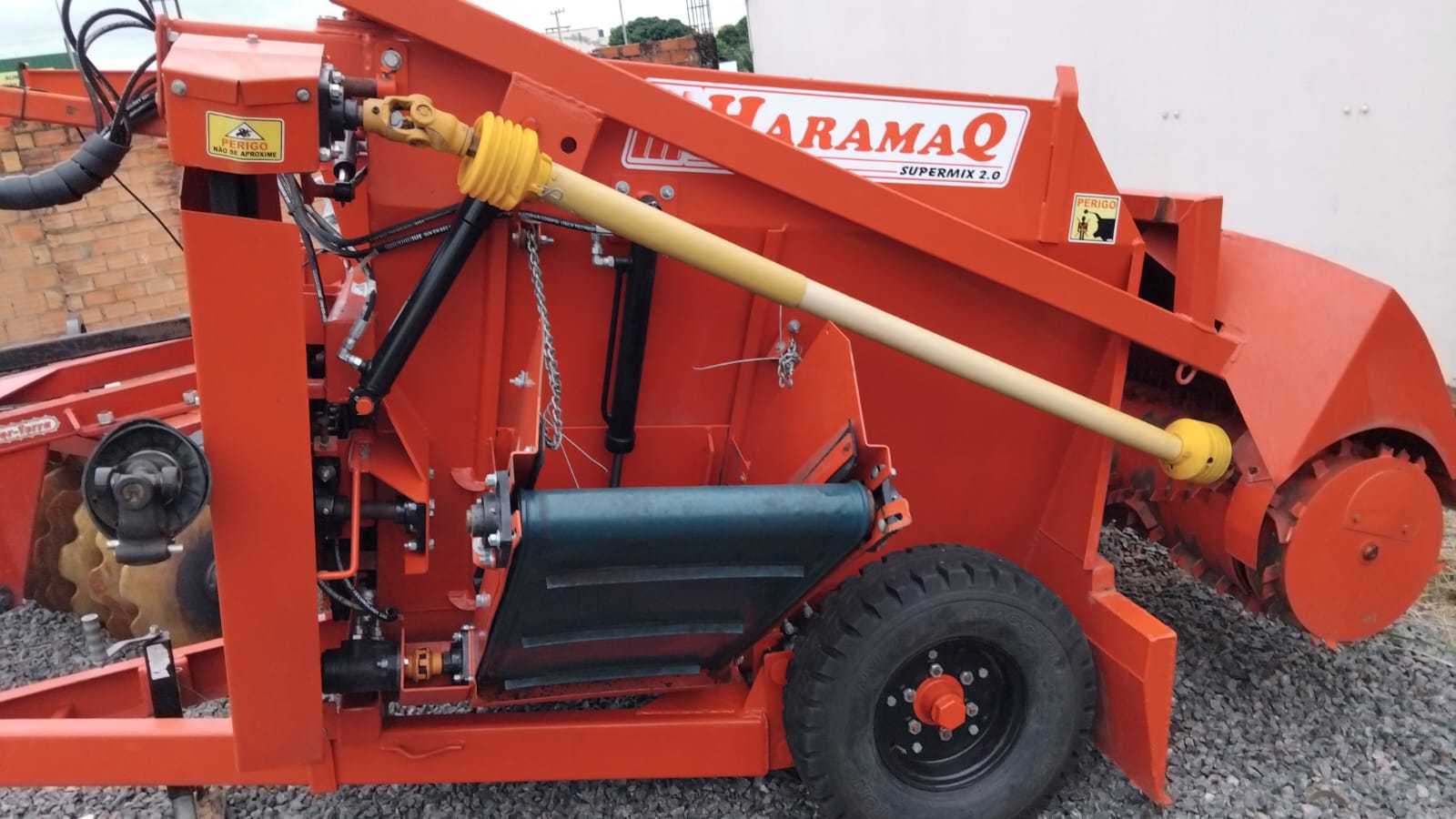  VAGAO MISTURADOR SUPERMIX 2.0 AUTOCARREGAVEL ACION MANUAL MARCA: HARAMAQ