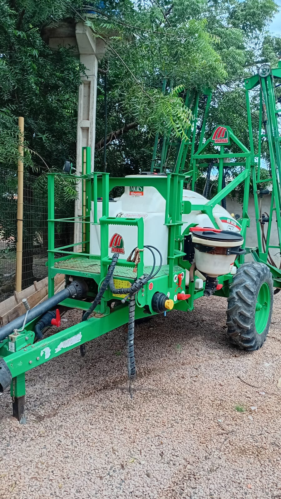 PULVERIZADOR AGRICOLA 2000-LT BARRA HID 20-MT VERTICAL 