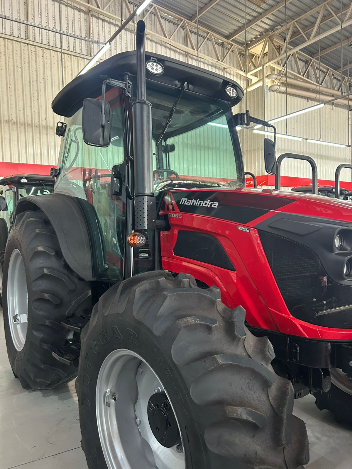 TRATOR 7095 95CV MOTOR VNE-487 4X4 CABINADO