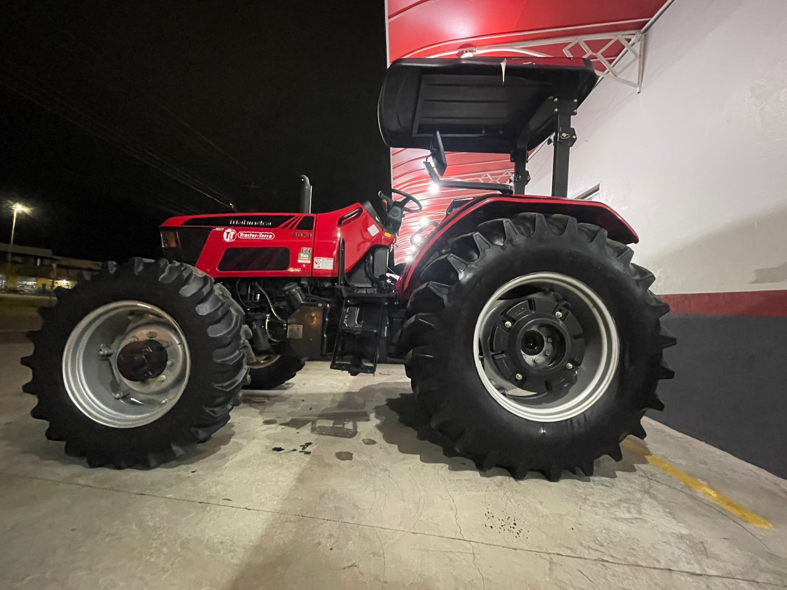 TRATOR MAHINDRA: 6075 4WD TRACAO:4X4 MOTOR: 80CV ANO: 2024/2024