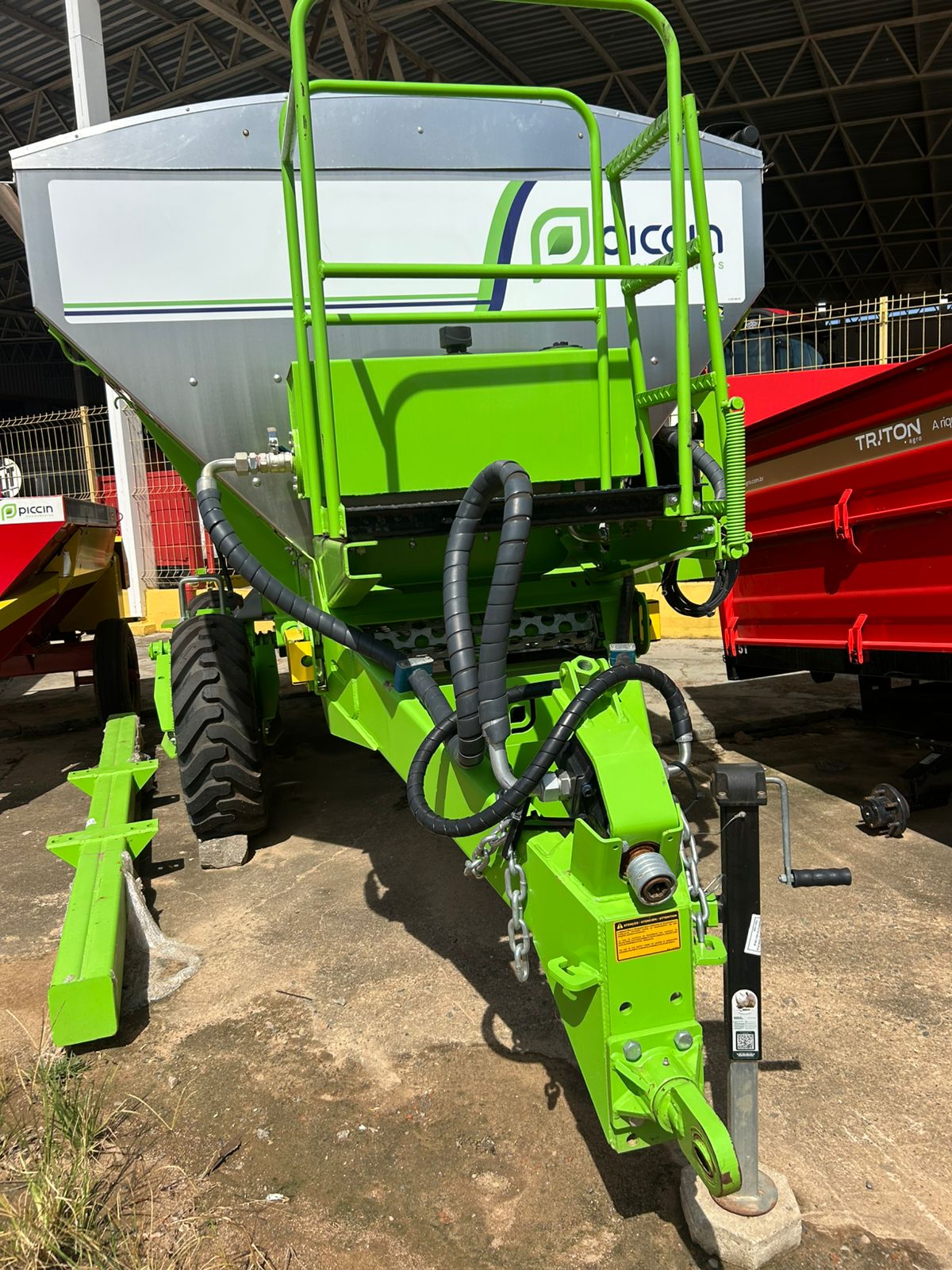 DISTRIBUIDOR CALCARIO E ADUBO MASTER 12000 DH BI S PRECISION PICCIN