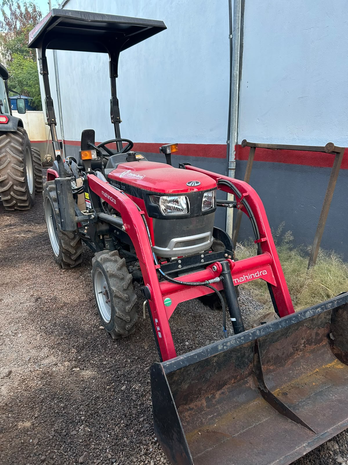 TRATOR 2025 25CV COM  KIT PA CARREGADEIRA L-15 C MONOALAVANCA CONCHA 1200
